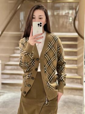 经典格纹羊毛马海毛混纺开衫 V领设计 休闲宽松版型 上身有松量 面料手感丰盈厚实