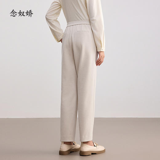 【商场同款】CNT4076“奶油燕麦裤” 质感燕麦色 烟管裤型 双面绒工艺轻盈保暖 秋冬通勤裤 商品图2