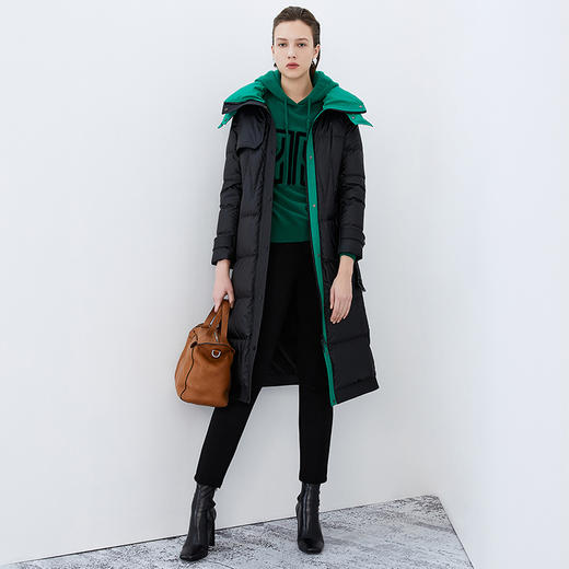 EITIE爱特爱冬季新款撞色收腰显瘦连帽加厚长款羽绒服女7611316 商品图1
