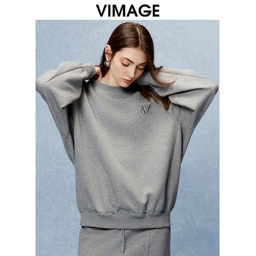 VIMAGE纬漫纪冬季新款时尚慵懒宽松落肩显瘦百搭卫衣上衣V2213831 商品图3