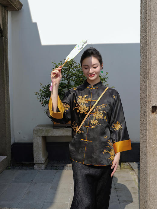 盛唐牡丹盛奢系列| 限量款| 高货-重磅京绣富贵牡丹菊纹立领外套-黑色(特殊商品不退不换) 商品图2