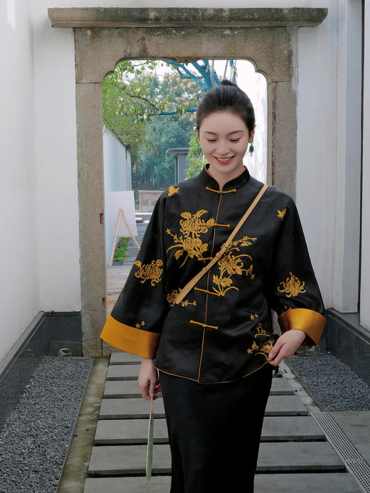 盛唐牡丹盛奢系列| 限量款| 高货-重磅京绣富贵牡丹菊纹立领外套-黑色(特殊商品不退不换) 商品图1