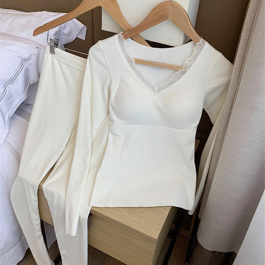 睡前蕞温暖的拥抱，秋冬季必备！绵羊毛保暖套装女，无痕打底，加绒加厚自带胸垫。 商品图2