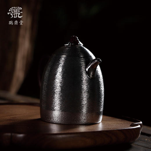 鹤鼎堂银壶于野系列乘駽横纹急须（银色）（缺货） 商品图0