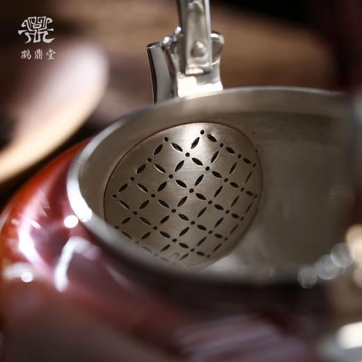 鹤鼎堂银壶于飞系列鱼丽汤沸錾刻天赐遐龄青花瓷盖（铜包银）（缺货） 商品图1