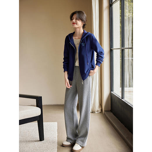 【1件75折】熙世界宽松休闲拉链卫衣加绒女秋冬季刺绣加厚摇粒绒连帽开衫外套 商品图4