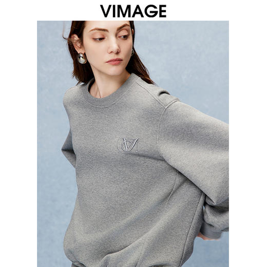 VIMAGE纬漫纪冬季新款时尚慵懒宽松落肩显瘦百搭卫衣上衣V2213831 商品图2