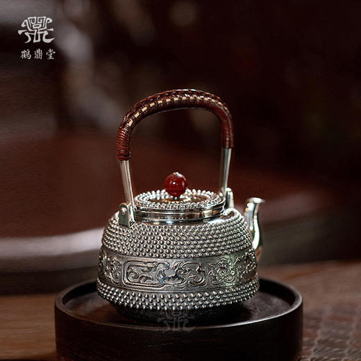 鹤鼎堂银壶于鹤系列福履急须錾刻龙章凤姿霰纹乳钉（银色）（缺货） 商品图0