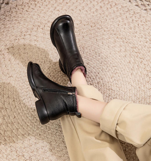 冬季新款真皮羊毛短靴    牛皮软底舒适   温婉古韵加绒短靴 8799 商品图1