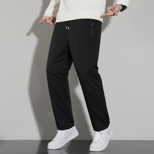 怕冷星人的福利来了😎东北宝宝也不怕冷啦🥳 俗话说：寒从脚下起，防寒先防腿✨【真维斯石墨烯科技发热羊羔绒裤】❗❗  商品图1