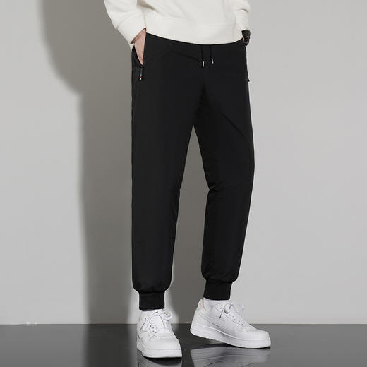 怕冷星人的福利来了😎东北宝宝也不怕冷啦🥳 俗话说：寒从脚下起，防寒先防腿✨【真维斯石墨烯科技发热羊羔绒裤】❗❗  商品图2