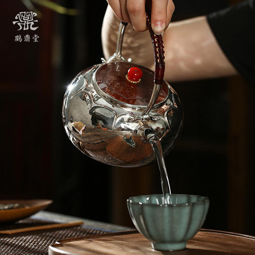 鹤鼎堂银壶闻天系列若扬汤沸槌目纹铜包银盖（银色）（缺货） 商品图1