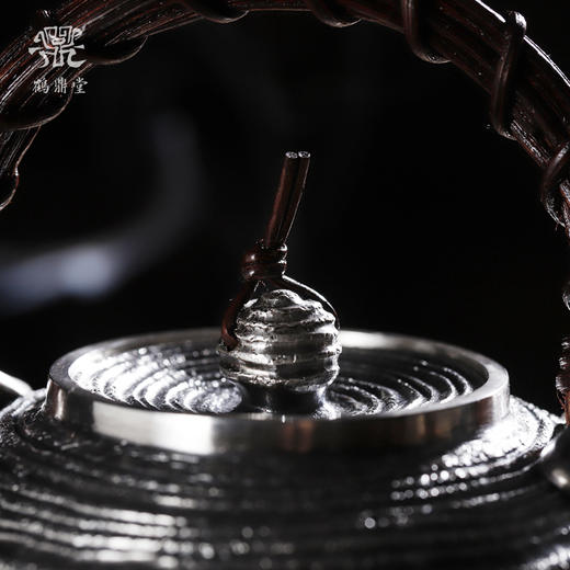 鹤鼎堂银壶闻天系列照明螺旋纹中号汤沸银色（缺货） 商品图2