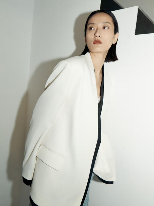 分镜头/SHANG1BYSHANGYI  2024新款设计师品牌高级感撞色边西服3380 商品图4