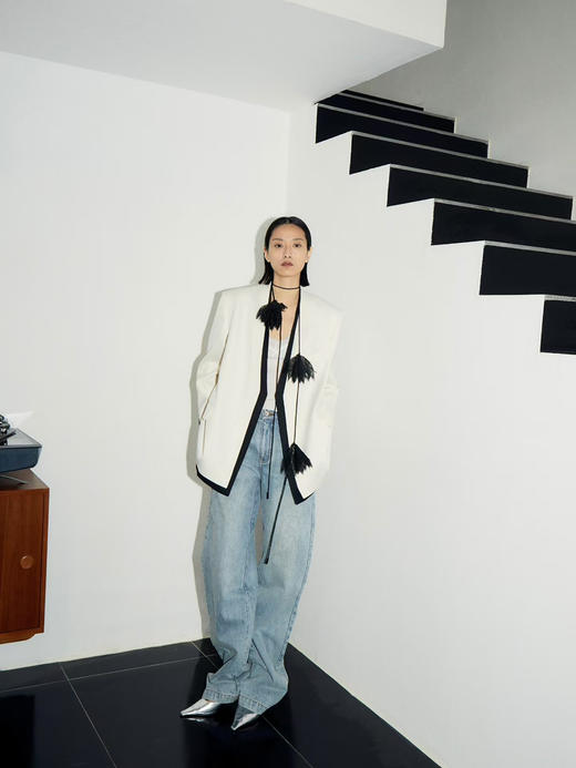 分镜头/SHANG1BYSHANGYI  2024新款设计师品牌高级感撞色边西服3380 商品图3
