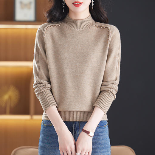 CC-13-6386毛衣女秋冬2024新款时尚洋气厚款外穿钉珠短款半高领针织打底上衣 商品图3