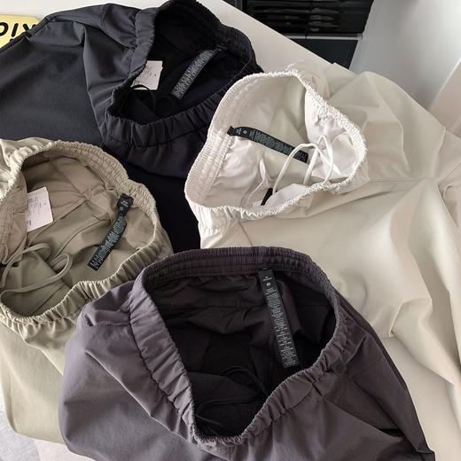 贸易公司渠道独家正版面料，原标原吊牌💥妈生品质【lu家男女同款梭织裤】✅高支高密双面材料，防风防泼耐脏污，内里爽滑不粘身✅裤管有松量修饰腿型，显瘦藏肉，不裹腿不紧绷 商品图6