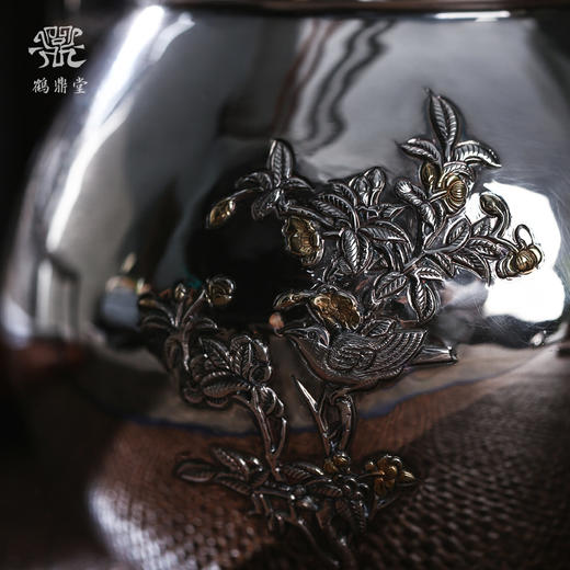 鹤鼎堂银壶闻天系列载飞汤沸錾刻喜鹊登枝（银色）（缺货） 商品图3