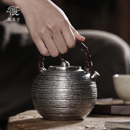 鹤鼎堂银壶闻天系列照明螺旋纹中号汤沸银色（缺货） 商品图1