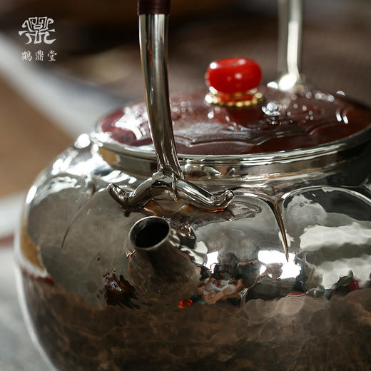 鹤鼎堂银壶闻天系列若扬汤沸槌目纹铜包银盖（银色）（缺货） 商品图4