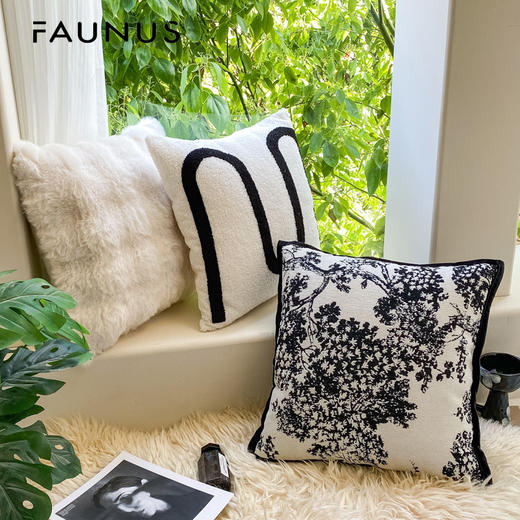 【简约轻奢！托卡斯长兔毛抱枕】云柔触感，温柔细腻，秋冬北欧高品质长兔剪格毛绒兔毛奢华靠垫保暖 商品图2