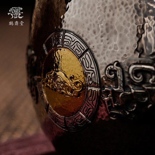 鹤鼎堂银壶闻天系列晨风汤沸錾刻饕餮纹金犀牛（银色）（缺货） 商品图3