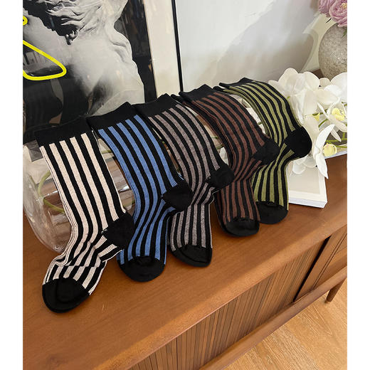 【活动商品，不退不换】好看不冻脚 猫猫绒中筒袜 复古条纹袜 蓬松柔软 高弹舒适 绵密脚感 让行走更自由 商品图5