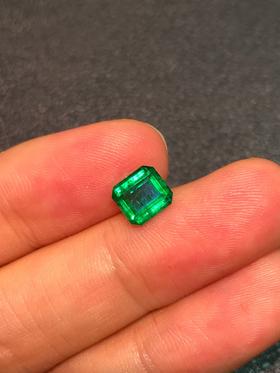 1.0克拉方形祖母绿