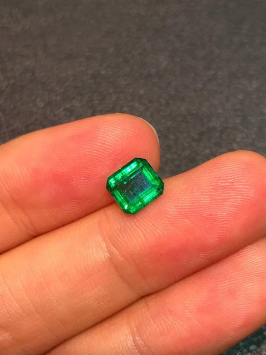 1.0克拉方形祖母绿 商品图0