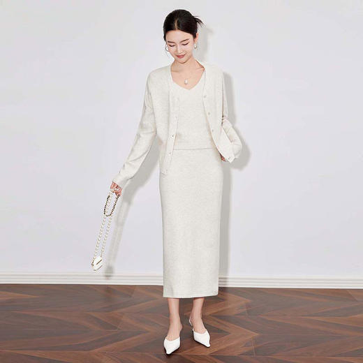 【高货wl】全新升级【铂金会员330/天猫439/差价109】(35225) 洛诗琳羊驼绒混纺开衫吊带半裙温柔慵懒针织三件套女 商品图0