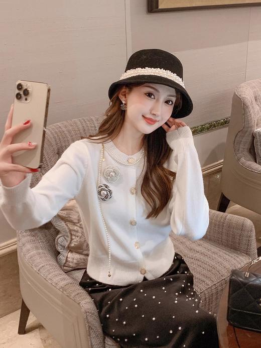 张心子【山茶香氛】气质名媛小香风针织衫女秋冬新款长袖修身上衣 U2410042 商品图1