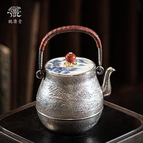 鹤鼎堂银壶闻天系列柏舟汤沸錾刻青山绿水青花瓷盖（银色）（缺货）