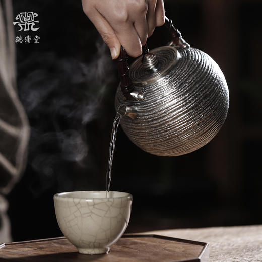鹤鼎堂银壶闻天系列照明螺旋纹中号汤沸银色（缺货） 商品图3