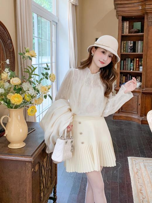 张心子【冬日恋歌 】气质蕾丝小衫 U2410013 商品图1