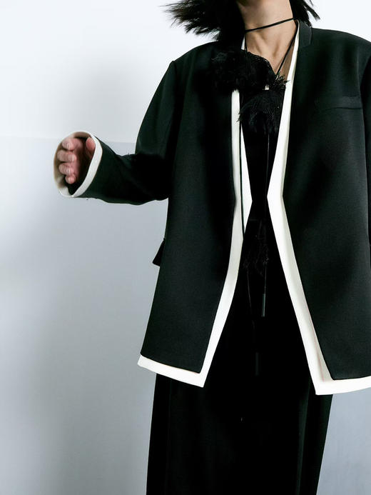 分镜头/SHANG1BYSHANGYI  2024新款设计师品牌高级感撞色边西服3380 商品图2