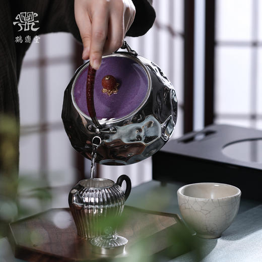 鹤鼎堂银壶闻天系列崧高槌目纹钧瓷盖汤沸（银色）（缺货） 商品图3