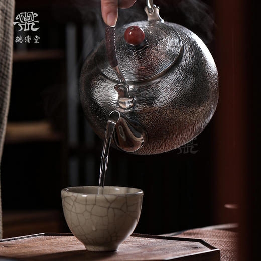 鹤鼎堂银壶闻天系列淄衣横纹坚纹雪花纹汤沸（银色）（缺货） 商品图1
