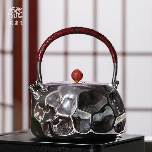 鹤鼎堂银壶闻天系列崧高槌目纹钧瓷盖汤沸（银色）（缺货） 商品图0