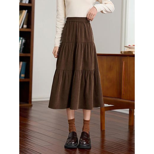 【年终特卖】熙世界复古棕色磨毛半身裙秋冬2025新款高腰中长款a字蛋糕伞裙 商品图2
