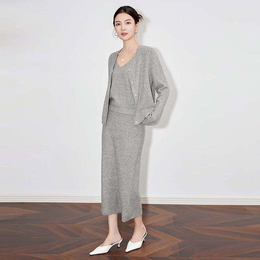 【高货wl】全新升级【铂金会员330/天猫439/差价109】(35225) 洛诗琳羊驼绒混纺开衫吊带半裙温柔慵懒针织三件套女 商品图3