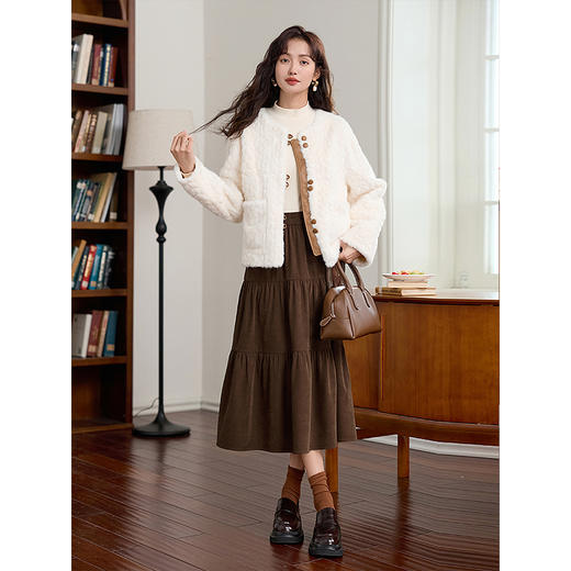 【年终特卖】熙世界复古棕色磨毛半身裙秋冬2025新款高腰中长款a字蛋糕伞裙 商品图4