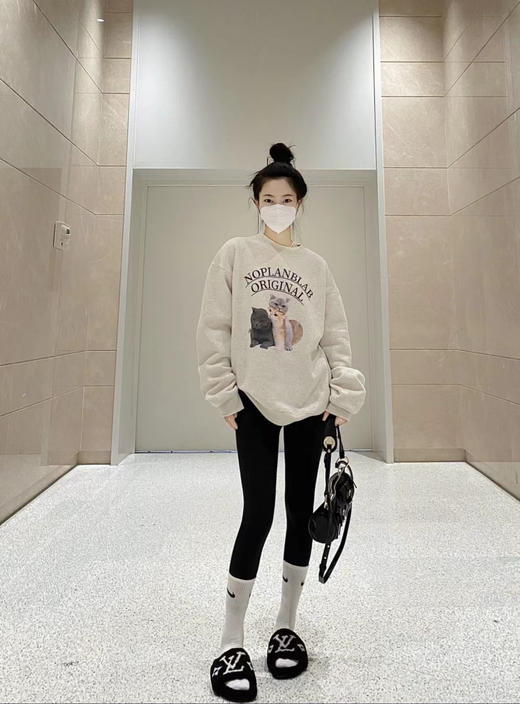 🌸39.9🔥连裤袜中的爱马仕【觉袈牛奶绒连裤袜】 巨软！巨糯！巨舒服！可穿3季‼️👍 🙌决对是你穿过醉舒服的裤袜👏 完全不掉裆，✨脚趾走一天都不会感到勒 商品图1