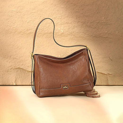 Why头层植鞣牛皮原创栗子包复古气质腋下包高级感大容量单肩包YA533603 商品图3