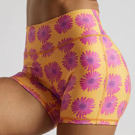 【126元任选2件】跃牌【漫西】系列 卡通印花短裤高腰提臀运动健身跑步瑜伽三分裤女Y205 商品图1