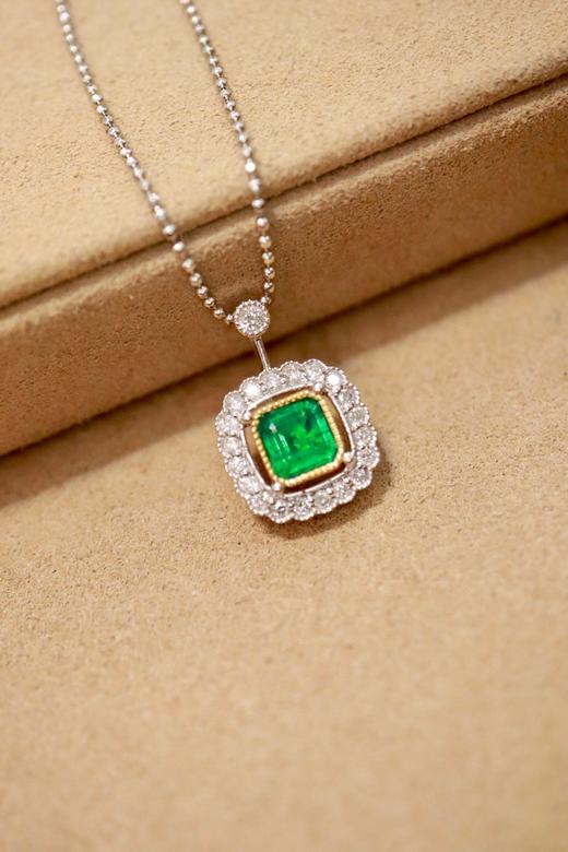 0.68克拉祖母绿吊坠 商品图3