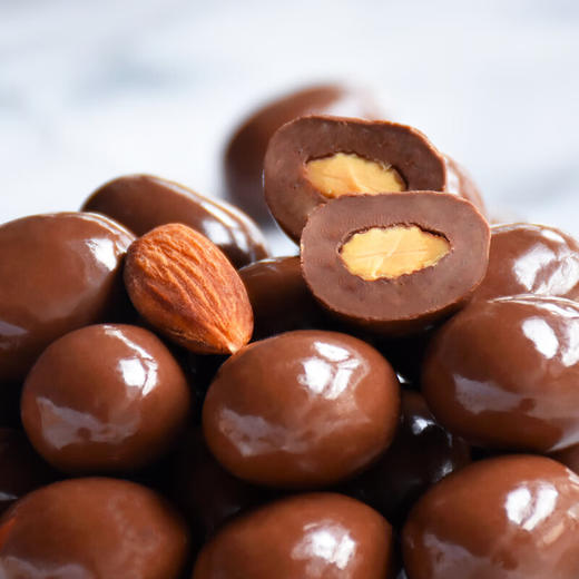 倍乐思烘焙扁桃仁夹心黑巧克力/扁桃仁夹心牛奶巧克力35g 纯可可脂整颗扁桃仁夹心 商品图2