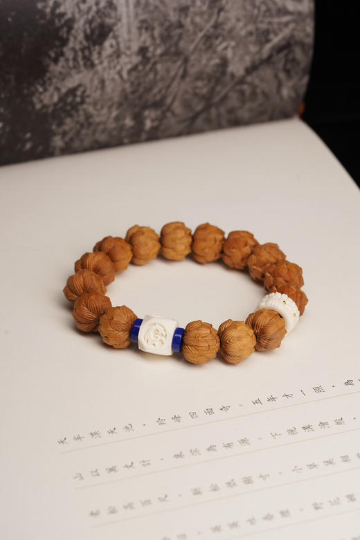 老山檀手工雕刻莲花 商品图0