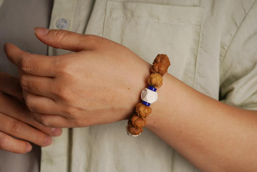 老山檀手工雕刻莲花 商品图3