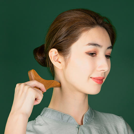 【断货】正安国货· 檀木三角雀 绿檀木打造多功能按摩器具 商品图1