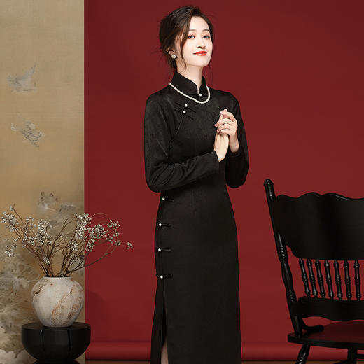 OY-24322长袖旗袍秋装2024年新款中国风黑色缎面提花日常改良长款24322 商品图2